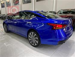 نيسان ألتيما